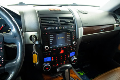 Продажа Volkswagen Touareg I 2.5 AT (174 л.с.) 2005 Зеленый в Автодом