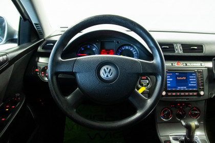 Продажа Volkswagen Passat B6 2.0 AMT (140 л.с.) 2007 Серебристый в Автодом