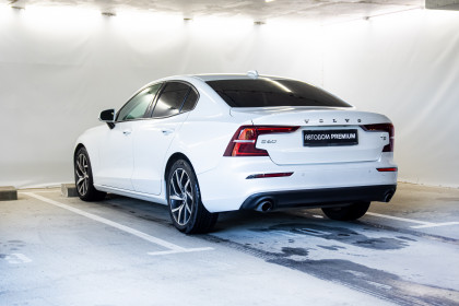 Продажа Volvo S60 III 2.0 AT (250 л.с.) 2020 Белый в Автодом