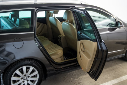 Продажа Volkswagen Passat B6 2.0 MT (122 л.с.) 2006 Коричневый в Автодом