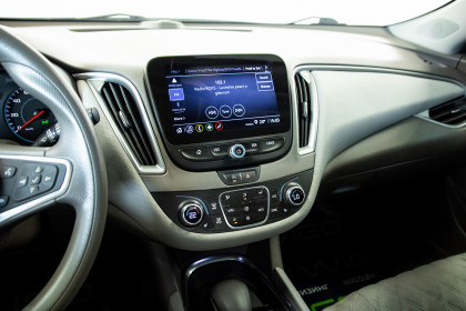 Продажа Chevrolet Malibu IX Рестайлинг 1.5 AT (169 л.с.) 2022 Белый в Автодом
