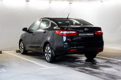 Продажа Kia Rio III 5-speed 1.6 MT (123 л.с.) 2013 Черный в Автодом
