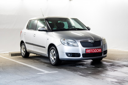 Продажа Skoda Fabia II 1.2 MT (105 л.с.) 2009 Серебристый в Автодом