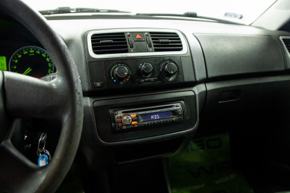 Продажа Skoda Fabia II 1.2 MT (105 л.с.) 2009 Серебристый в Автодом