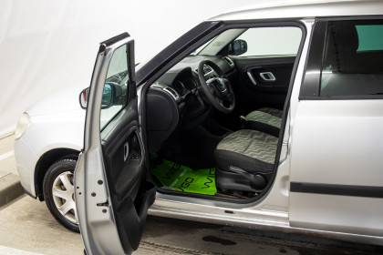 Продажа Skoda Fabia II 1.2 MT (105 л.с.) 2009 Серебристый в Автодом