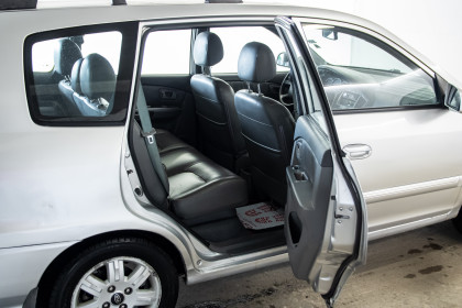 Продажа Kia Carens I (RS) Рестайлинг 2.0 MT (113 л.с.) 2002 Серебристый в Автодом