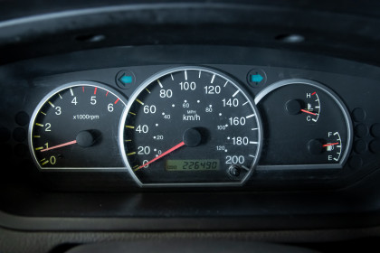 Продажа Kia Carens I (RS) Рестайлинг 2.0 MT (113 л.с.) 2002 Серебристый в Автодом