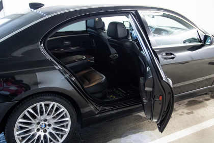 Продажа BMW 7 серии IV (E65/E66) Рестайлинг 740Li 4.0 AT (306 л.с.) 2005 Черный в Автодом