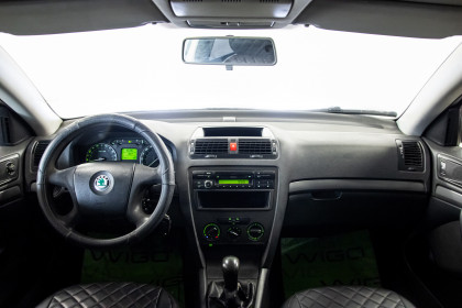 Продажа Skoda Octavia II (A5) Рестайлинг 1.6 MT (115 л.с.) 2008 Серебристый в Автодом