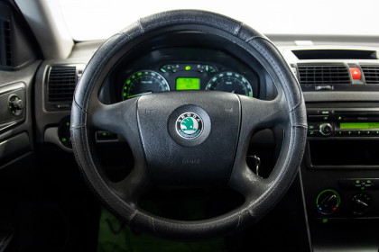 Продажа Skoda Octavia II (A5) Рестайлинг 1.6 MT (115 л.с.) 2008 Серебристый в Автодом