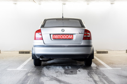 Продажа Skoda Octavia II (A5) Рестайлинг 1.6 MT (115 л.с.) 2008 Серебристый в Автодом