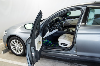 Продажа BMW 5 серии VII (G30/G31) 530i 2.0 AT (252 л.с.) 2017 Серый в Автодом