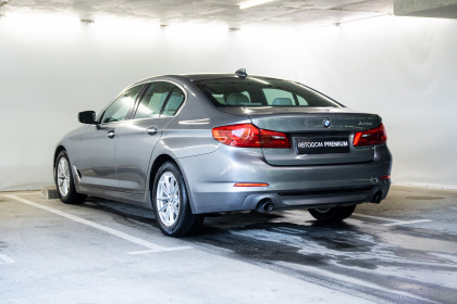 Продажа BMW 5 серии VII (G30/G31) 530i 2.0 AT (252 л.с.) 2017 Серый в Автодом