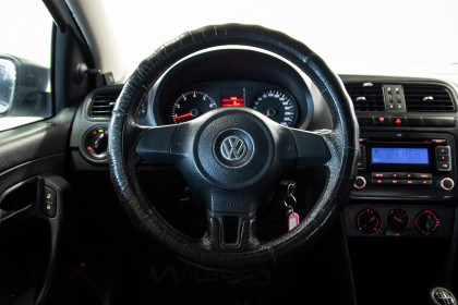 Продажа Volkswagen Polo V 1.6 MT (105 л.с.) 2012 Белый в Автодом