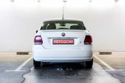 Продажа Volkswagen Polo V 1.6 MT (105 л.с.) 2012 Белый в Автодом