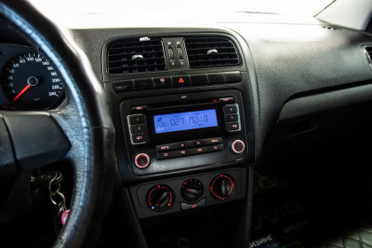 Продажа Volkswagen Polo V 1.6 MT (105 л.с.) 2012 Белый в Автодом