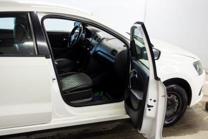 Продажа Volkswagen Polo V 1.6 MT (105 л.с.) 2012 Белый в Автодом