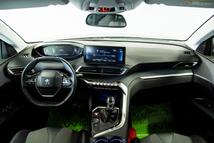Продажа Peugeot 3008 II Рестайлинг 1.2 MT (130 л.с.) 2021 Серый в Автодом