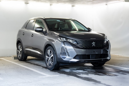 Продажа Peugeot 3008 II Рестайлинг 1.2 MT (130 л.с.) 2021 Серый в Автодом