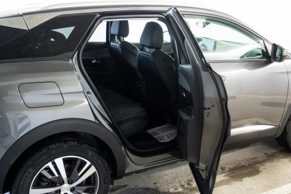 Продажа Peugeot 3008 II Рестайлинг 1.2 MT (130 л.с.) 2021 Серый в Автодом