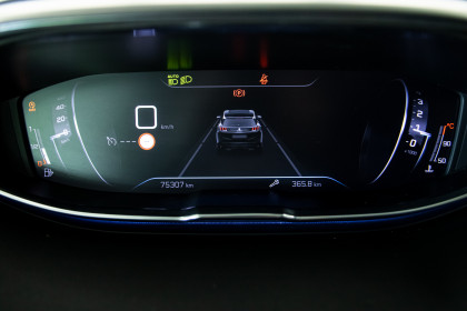 Продажа Peugeot 3008 II Рестайлинг 1.2 MT (130 л.с.) 2021 Серый в Автодом