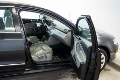 Продажа Volkswagen Passat B6 2.0 AT (200 л.с.) 2008 Черный в Автодом