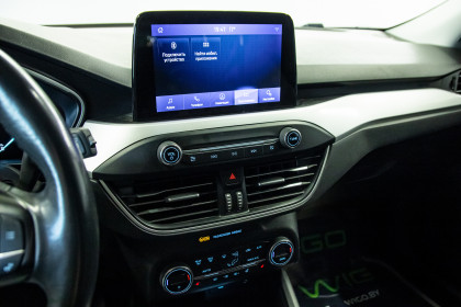 Продажа Ford Focus IV 1.5 AT (120 л.с.) 2020 Серебристый в Автодом