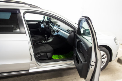 Продажа Volkswagen Passat B7 1.6 MT (105 л.с.) 2011 Серебристый в Автодом