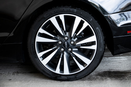 Продажа Lincoln MKZ II Рестайлинг 2.0 AT (249 л.с.) 2018 Черный в Автодом