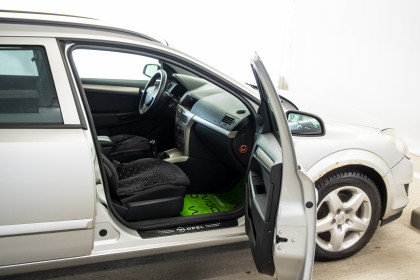 Продажа Opel Astra H Рестайлинг 1.2 MT (90 л.с.) 2007 Серебристый в Автодом