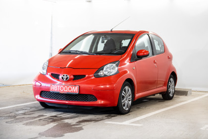 Продажа Toyota Aygo I Рестайлинг 1.0 MT (67 л.с.) 2010 Красный в Автодом