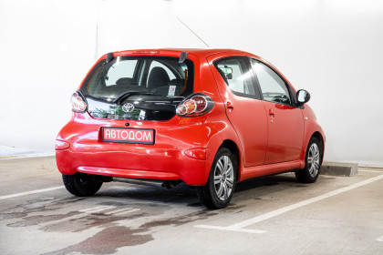 Продажа Toyota Aygo I Рестайлинг 1.0 MT (67 л.с.) 2010 Красный в Автодом