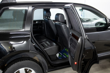 Продажа Volkswagen Touareg I 2.5 AT (174 л.с.) 2006 Черный в Автодом