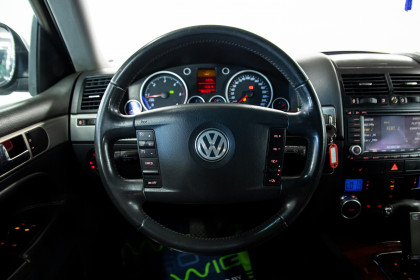 Продажа Volkswagen Touareg I 2.5 AT (174 л.с.) 2006 Черный в Автодом