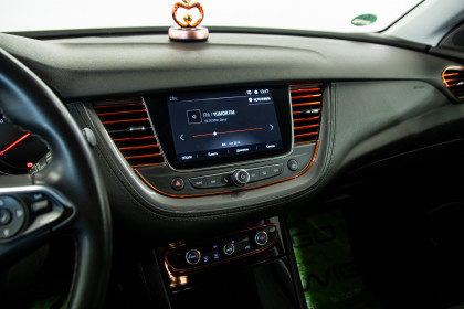 Продажа Opel Grandland I 1.5 MT (130 л.с.) 2019 Бордовый в Автодом
