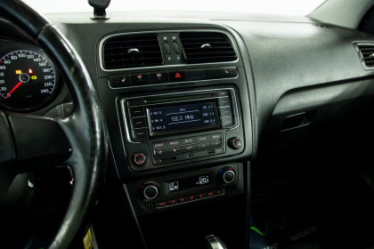 Продажа Volkswagen Polo V 1.6 AT (105 л.с.) 2013 Белый в Автодом