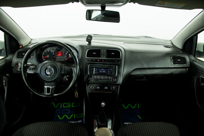 Продажа Volkswagen Polo V 1.6 AT (105 л.с.) 2013 Белый в Автодом