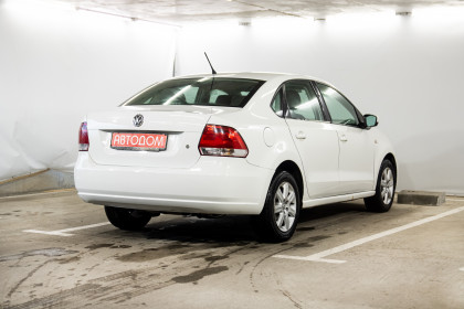 Продажа Volkswagen Polo V 1.6 AT (105 л.с.) 2013 Белый в Автодом