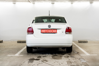 Продажа Volkswagen Polo V 1.6 AT (105 л.с.) 2013 Белый в Автодом