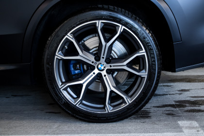 Продажа BMW X5 IV (G05/G18) M50d 3.0 AT (400 л.с.) 2020 Синий в Автодом
