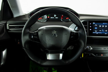 Продажа Peugeot 308 II Рестайлинг 1.5 MT (131 л.с.) 2018 Серый в Автодом