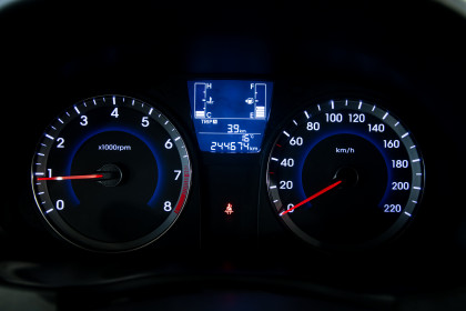 Продажа Hyundai Solaris I Рестайлинг 1.4 MT (107 л.с.) 2015 Серебристый в Автодом