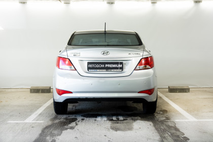 Продажа Hyundai Solaris I Рестайлинг 1.4 MT (107 л.с.) 2015 Серебристый в Автодом