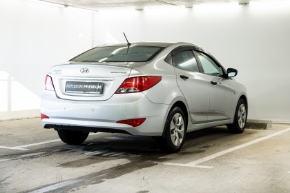 Продажа Hyundai Solaris I Рестайлинг 1.4 MT (107 л.с.) 2015 Серебристый в Автодом