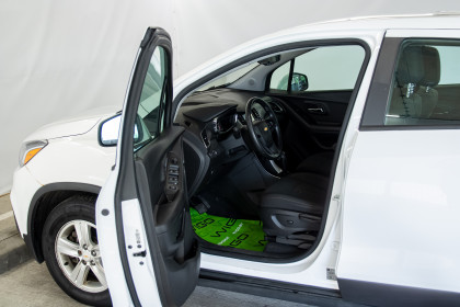 Продажа Chevrolet Trax I Рестайлинг 1.4 AT (140 л.с.) 2020 Белый в Автодом