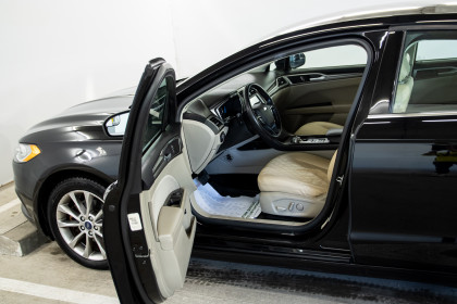 Продажа Ford Fusion (North America) II Рестайлинг 2.0 CVT (190 л.с.) 2016 Черный в Автодом