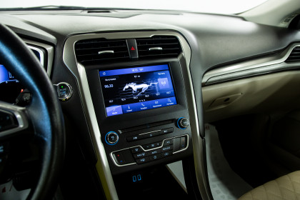 Продажа Ford Fusion (North America) II Рестайлинг 2.0 CVT (190 л.с.) 2016 Черный в Автодом