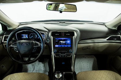 Продажа Ford Fusion (North America) II Рестайлинг 2.0 CVT (190 л.с.) 2016 Черный в Автодом