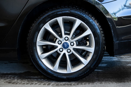 Продажа Ford Fusion (North America) II Рестайлинг 2.0 CVT (190 л.с.) 2016 Черный в Автодом
