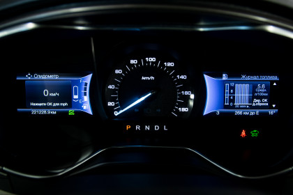 Продажа Ford Fusion (North America) II Рестайлинг 2.0 CVT (190 л.с.) 2016 Черный в Автодом